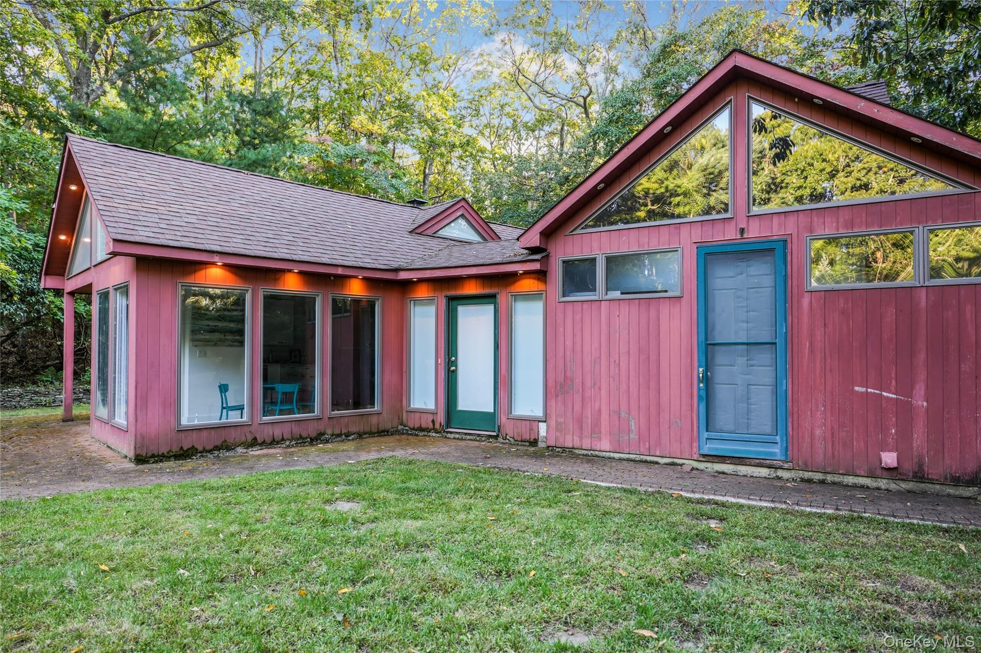Guest cottage (digitally enhanced)