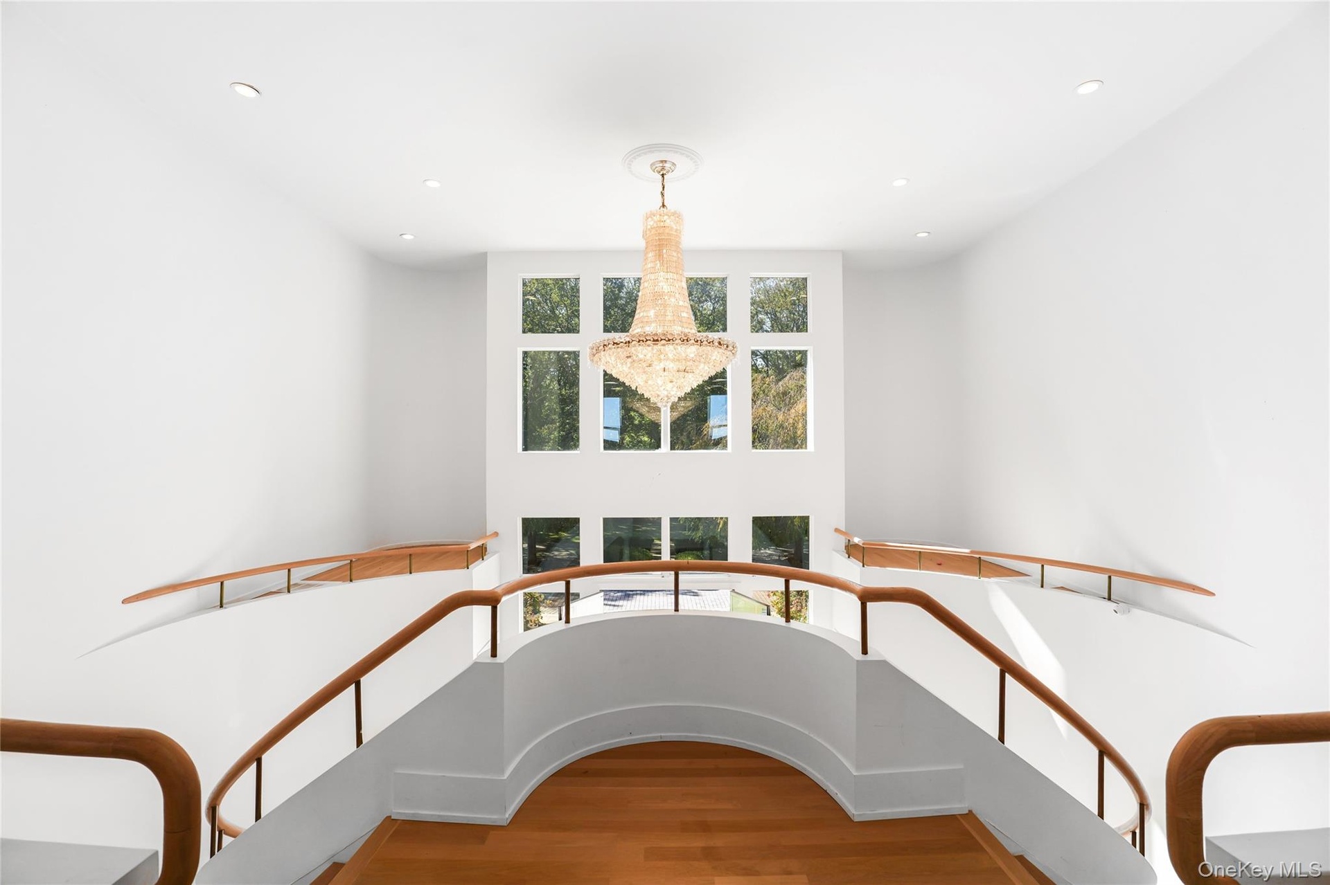 Upper foyer