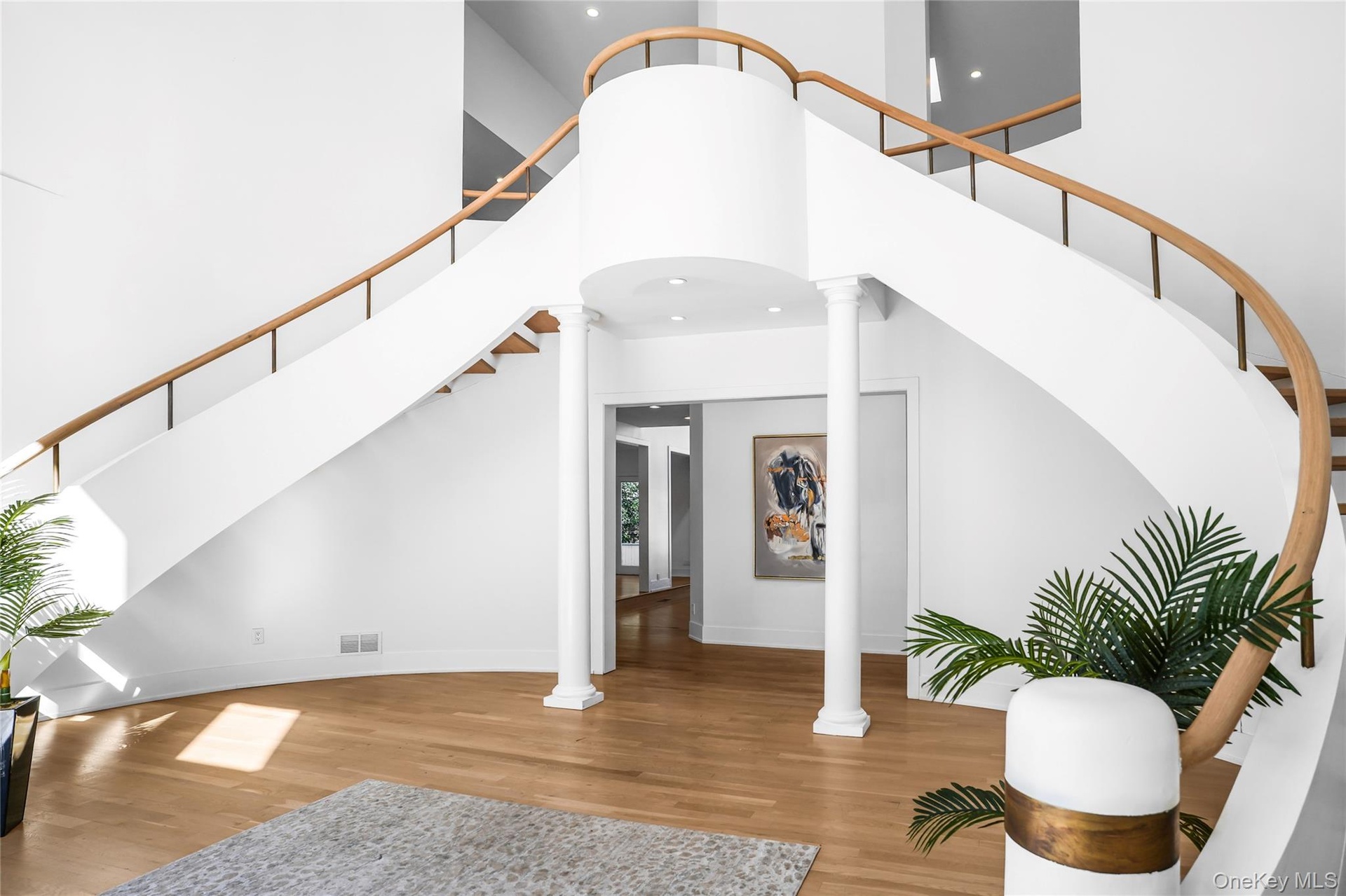 Foyer stair