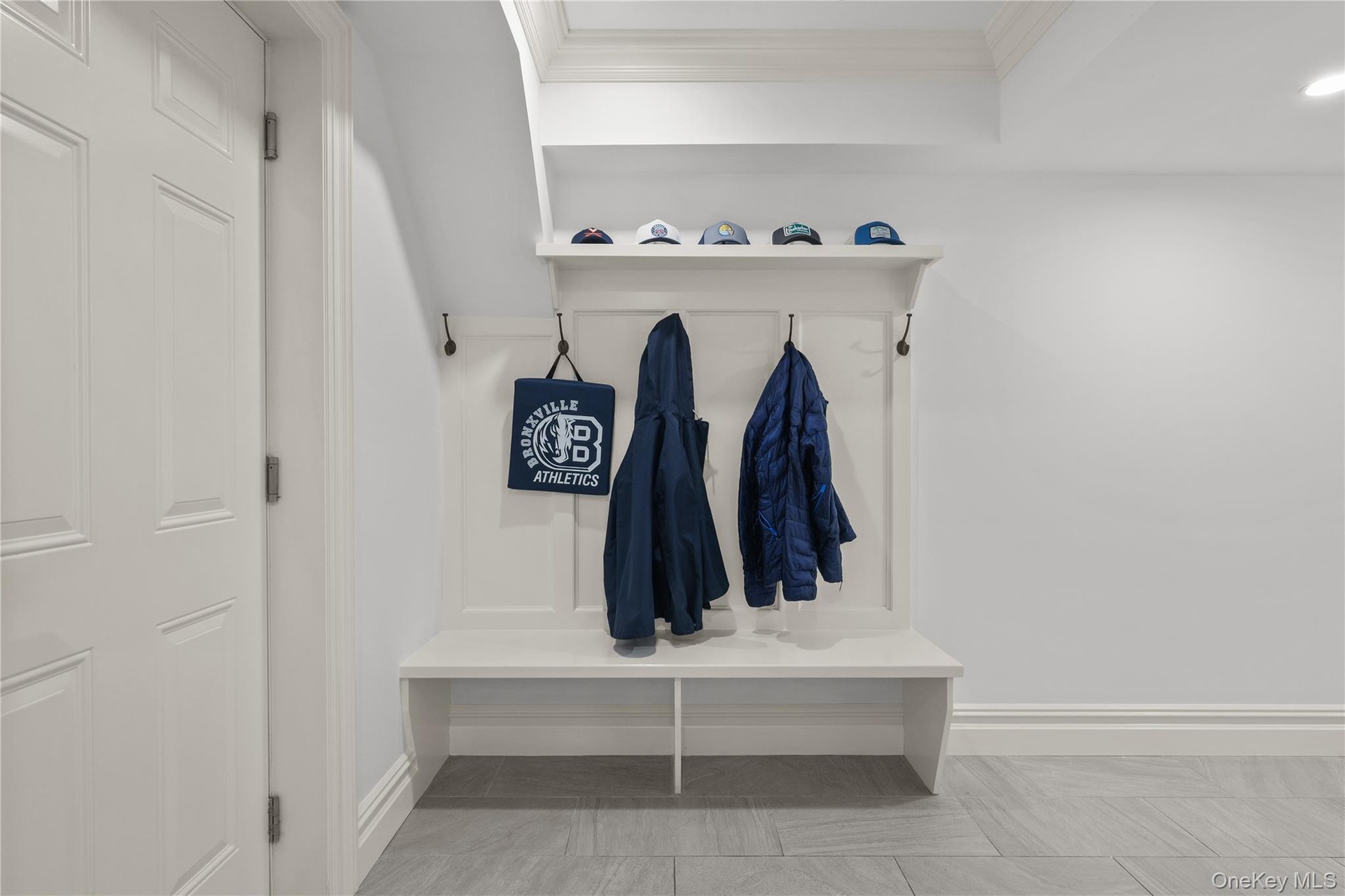 Direct access to 2 car garage