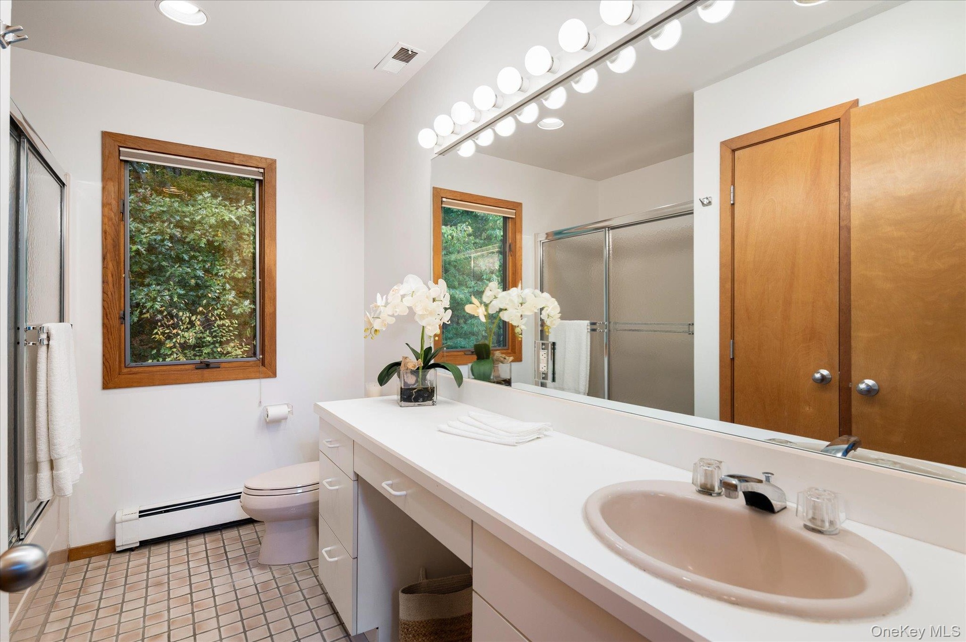 Full Hall Bathroom