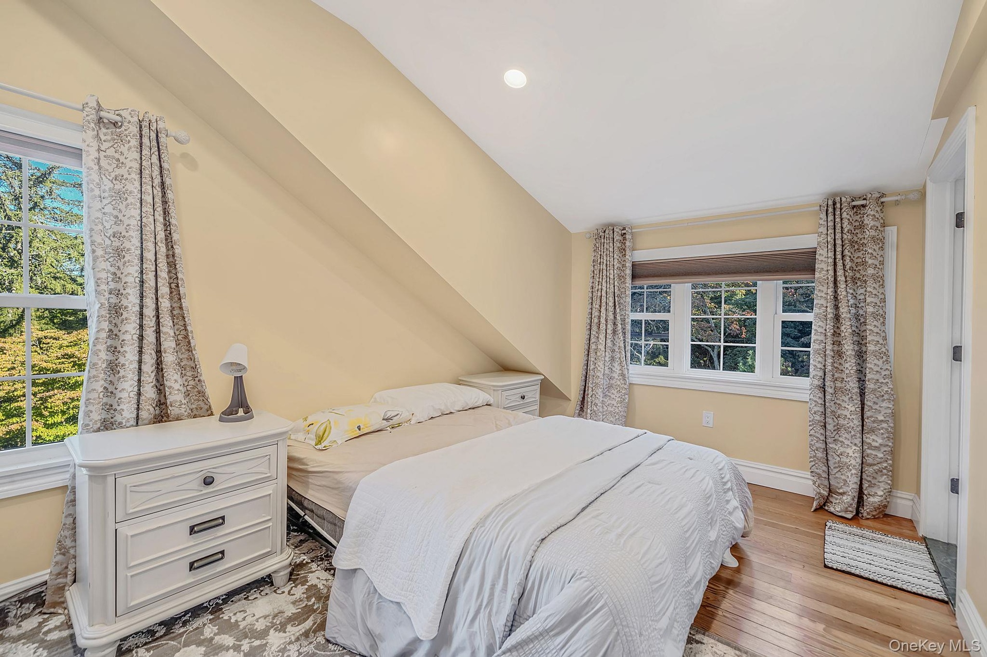 En Suite Two (bdrm 4) - second floor