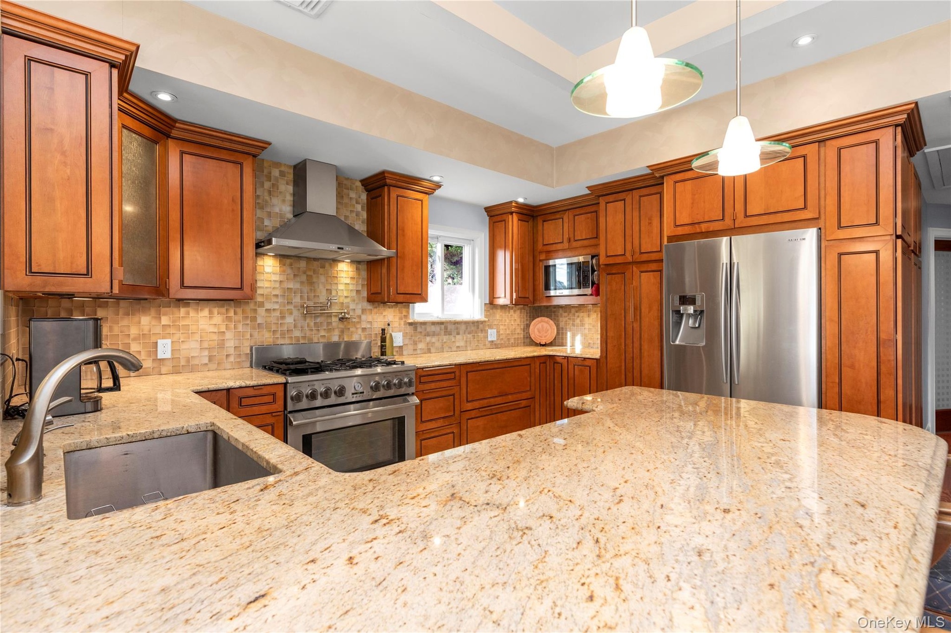Eat in Kitchen with Island, Dual Heat Stove, Venetian Tiles, Stainless Steel