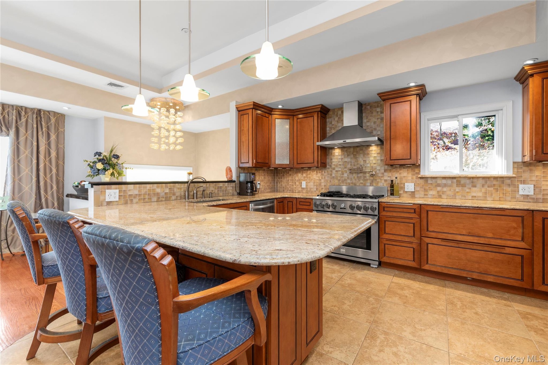 Eat in Kitchen with Island, Dual Heat Stove, Venetian Tiles, Stainless Steel Appliances