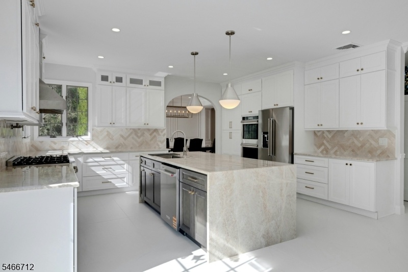Eating Kitchen
