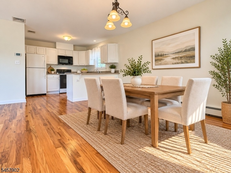 Apt 2 Dining Rm
