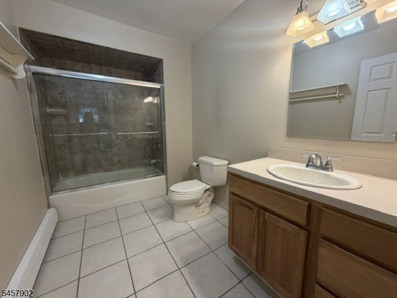 Apt 2 Large Full Bathroom