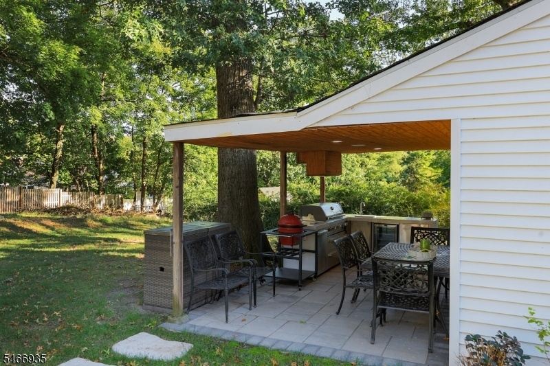 Outdoor Kitchen