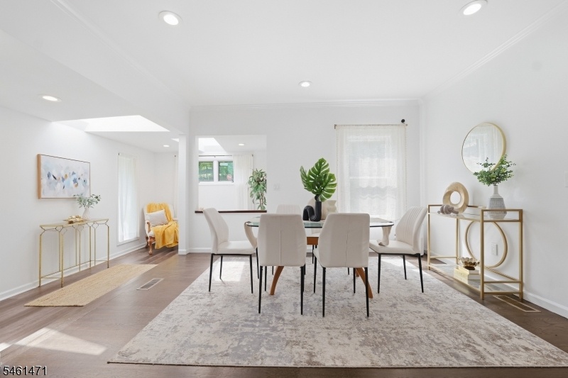 Dining/Foyer