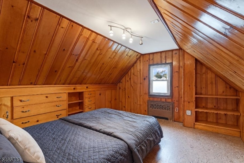 Attic/ Bedroom