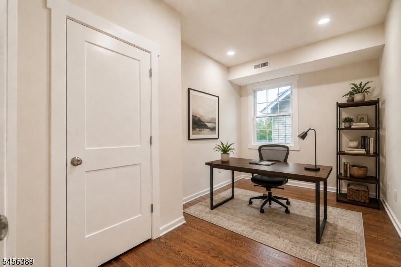 BR/Office-Virtually Staged