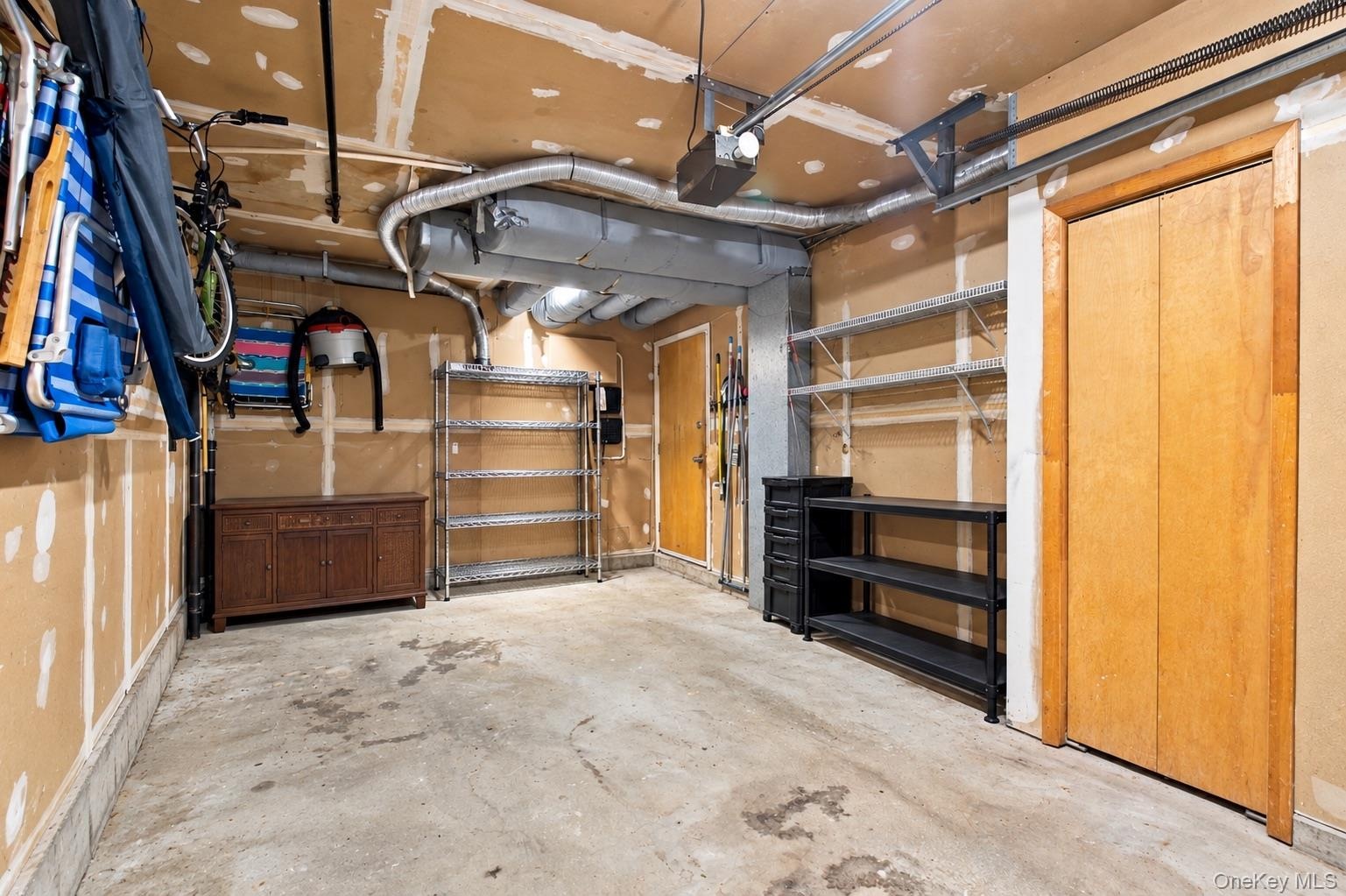 Garage w/built-in storage shelving