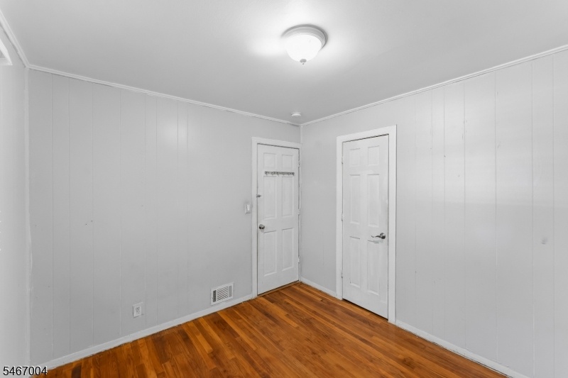 Bedroom 1st floor