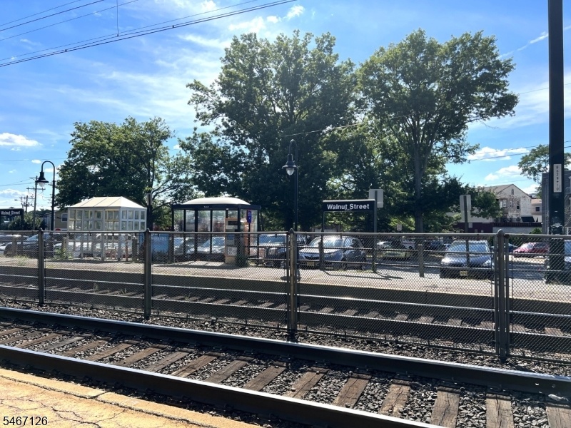 Walnut St Station