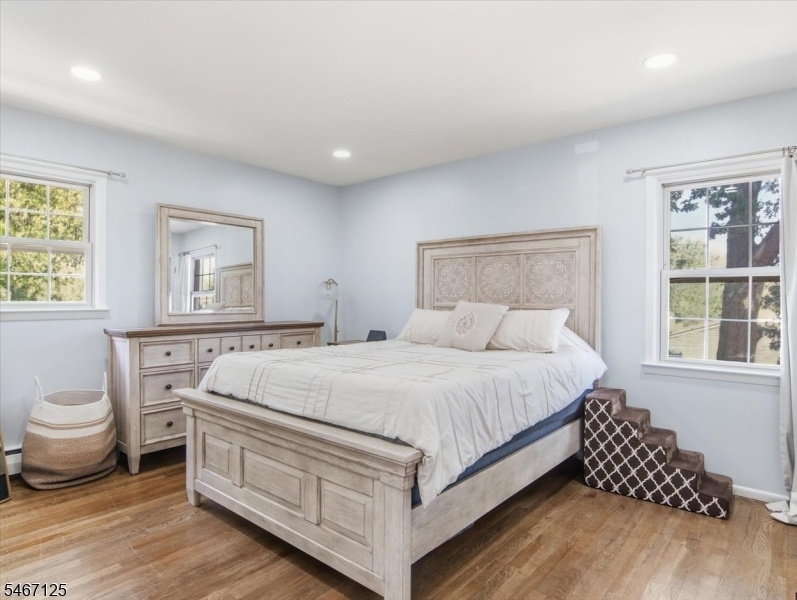 Primary bed