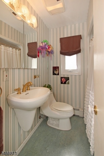 Full Bath With Tub Shower