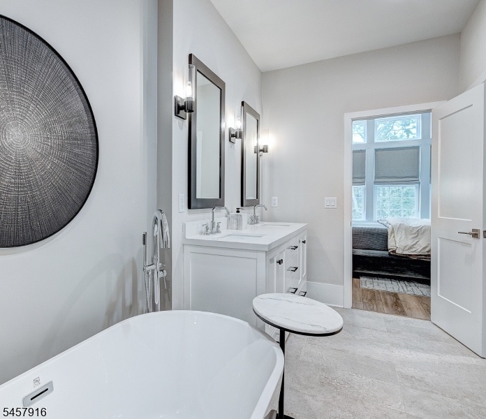 Main Level Primary Bath