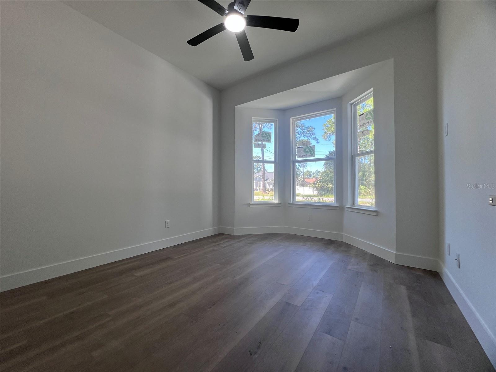 Front bedroom/office