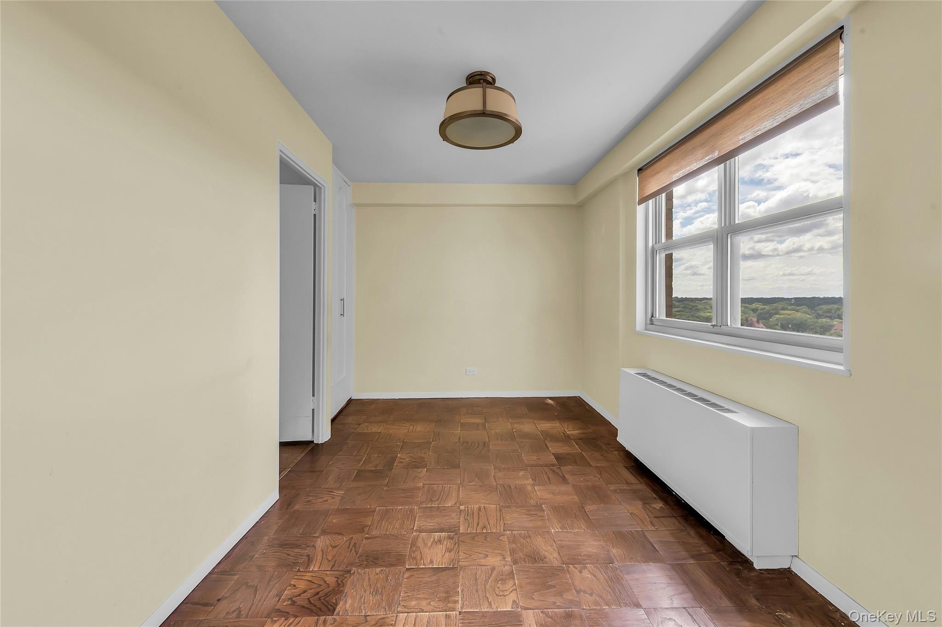 2nd Bedroom unstaged