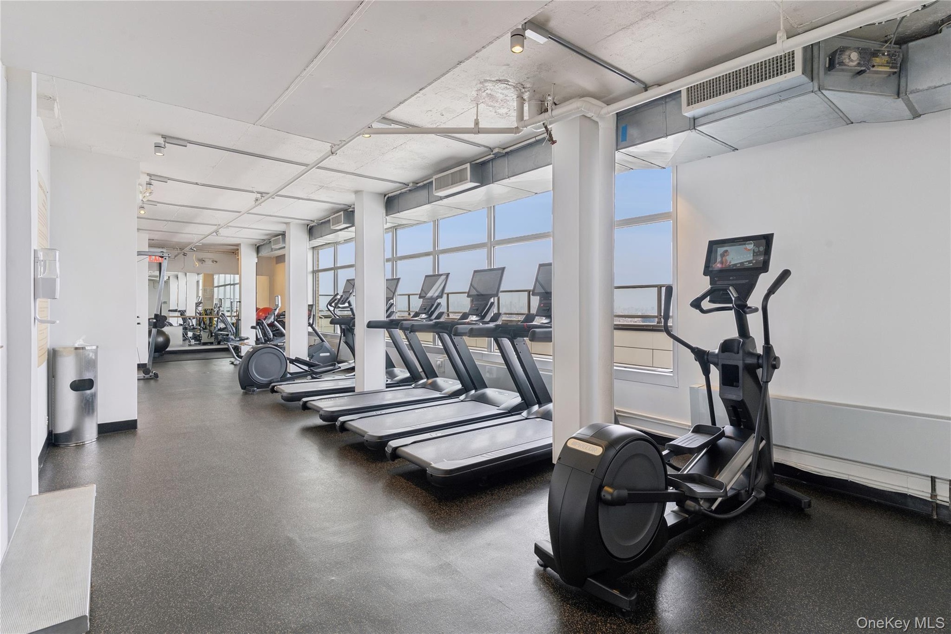 24/7 Fitness Center w breathtaking views!