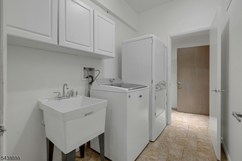 Laundry Rm