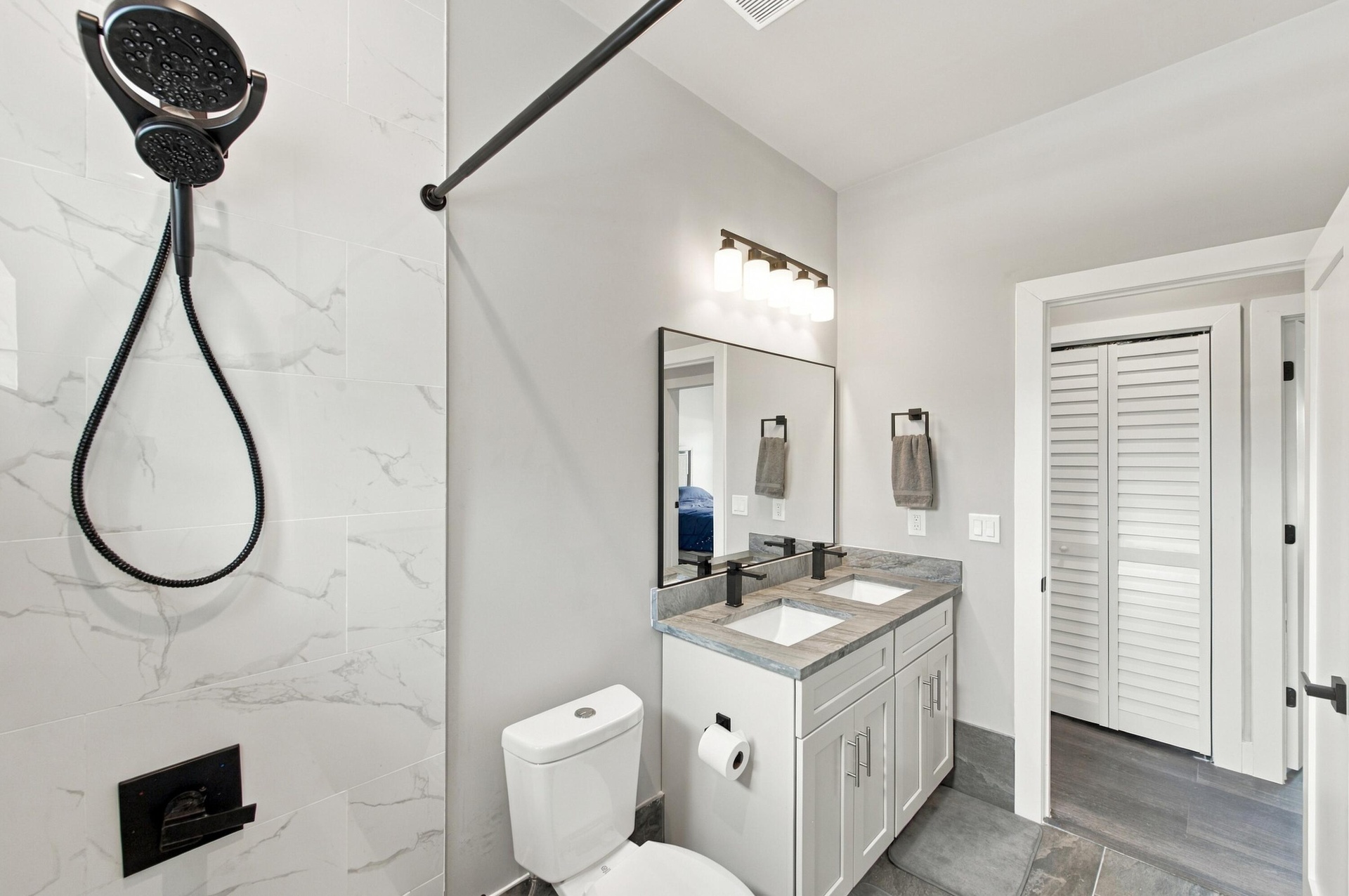 Shared Bathroom for Bedroom 2 & 3