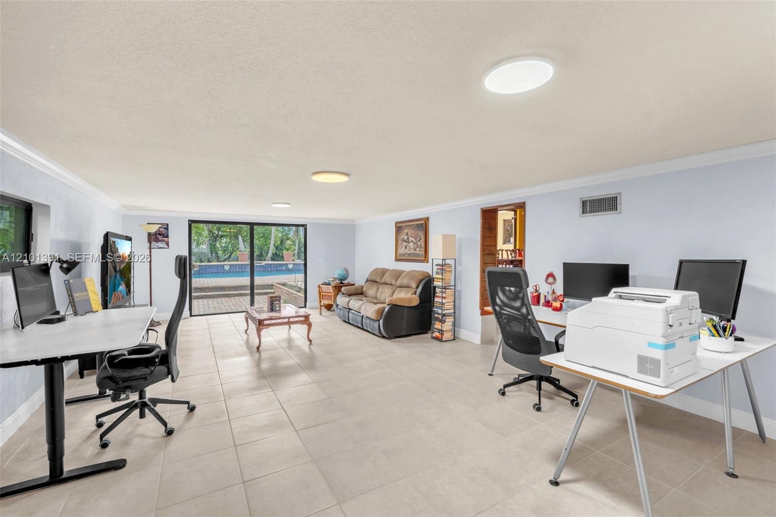 2nd primary bedroom or use as a gym or home office or even a guest room