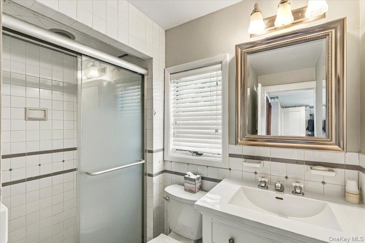 2nd Floor Primary Bath
