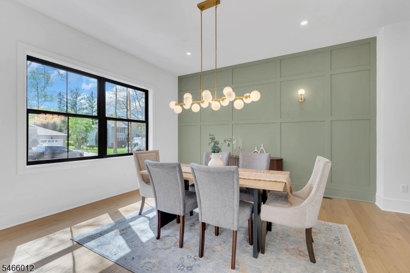 Sample dining room
