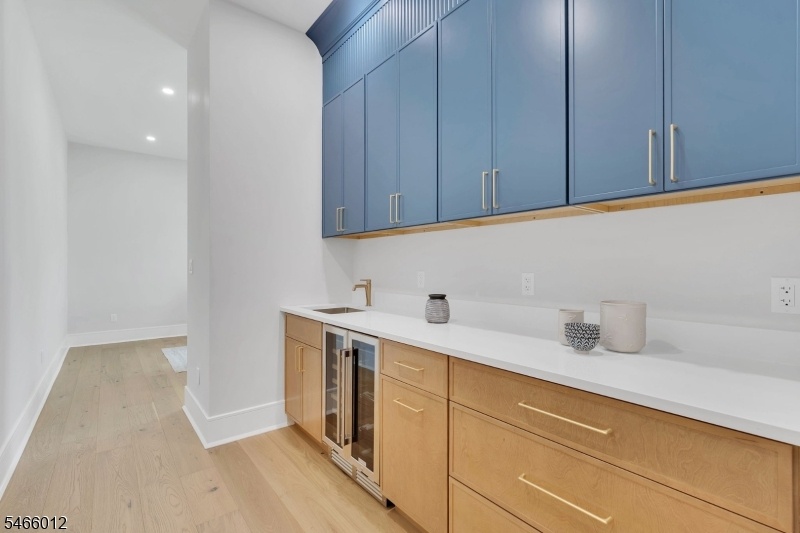 Sample wet bar