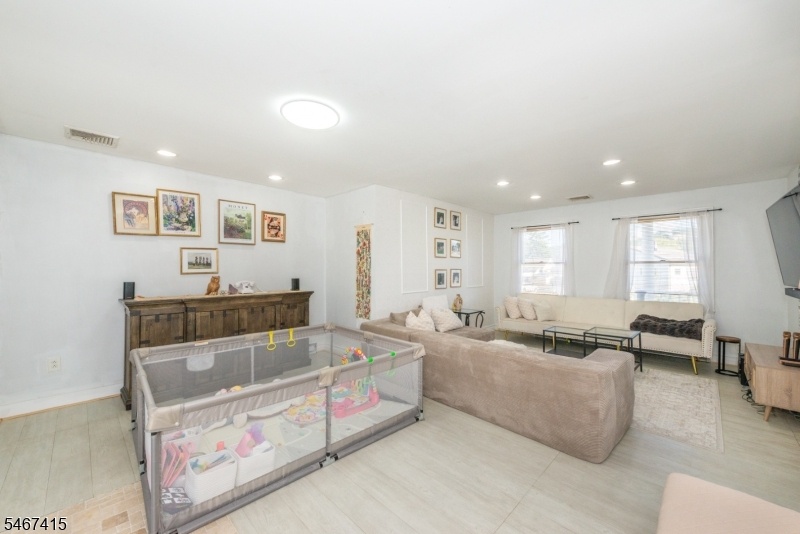 Living Rm