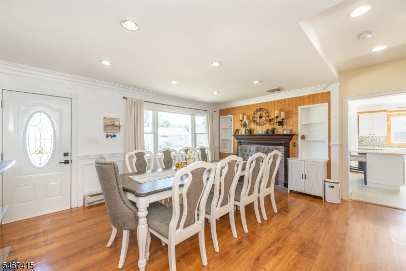 Dining Rm