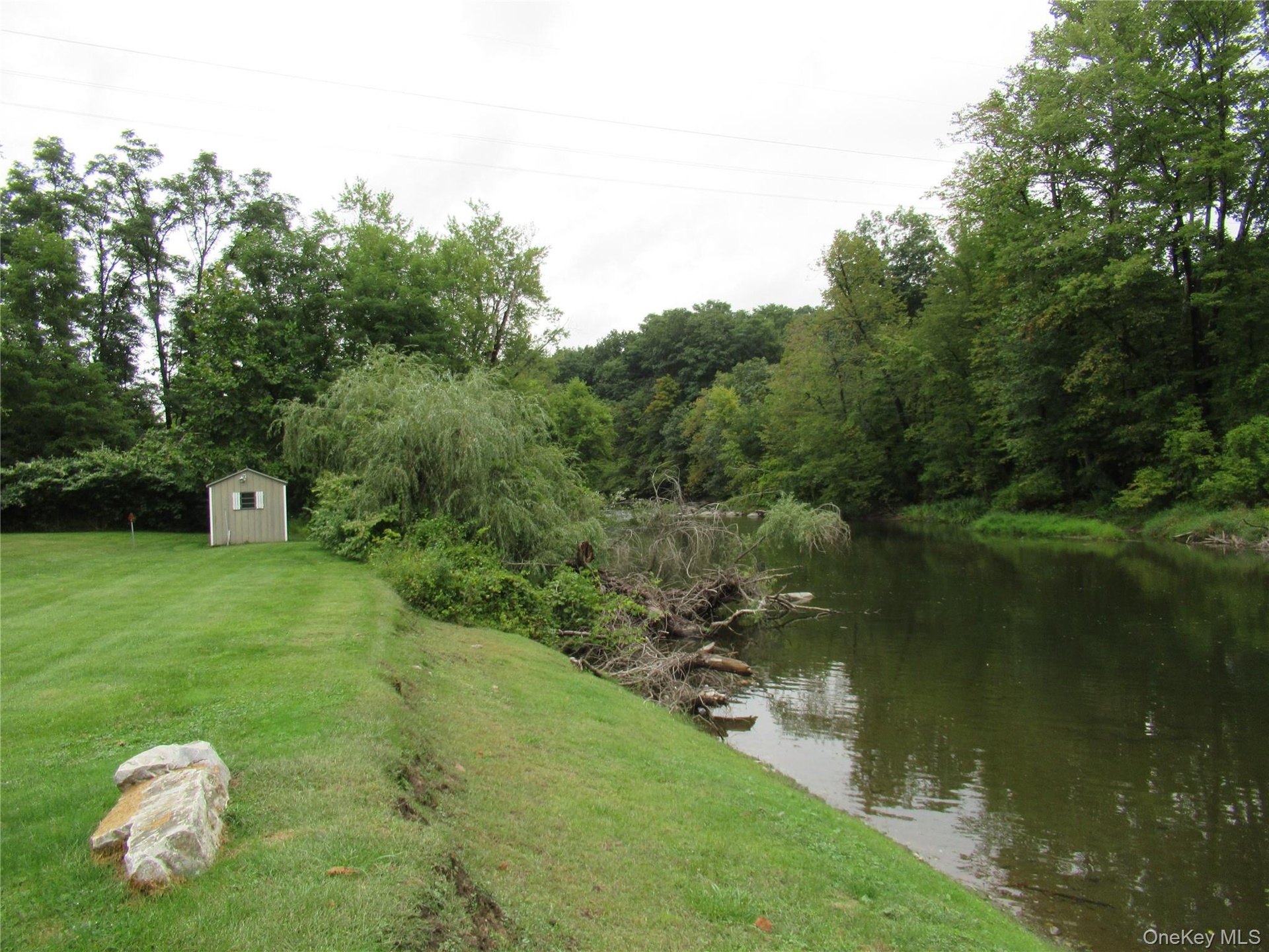 Approximately 700 feet of river frontage