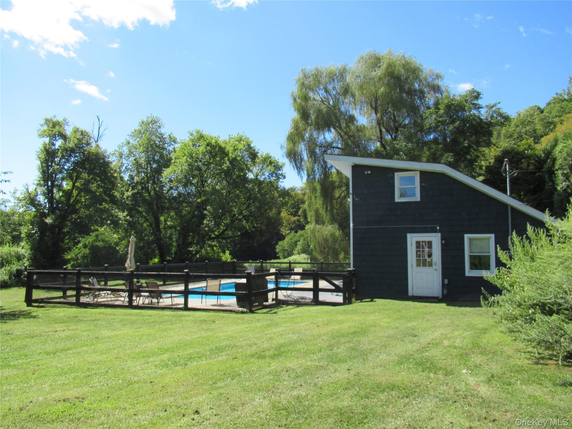 Pool house / cottage