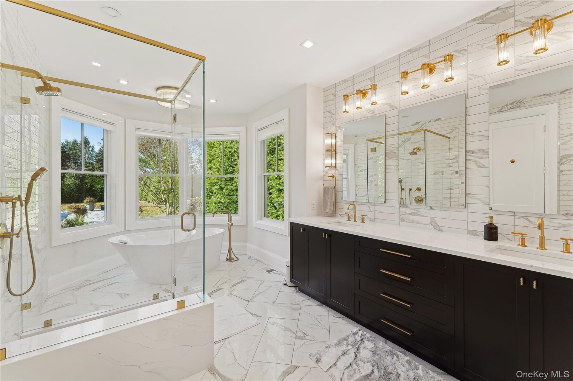 En Suite Primary Bathroom