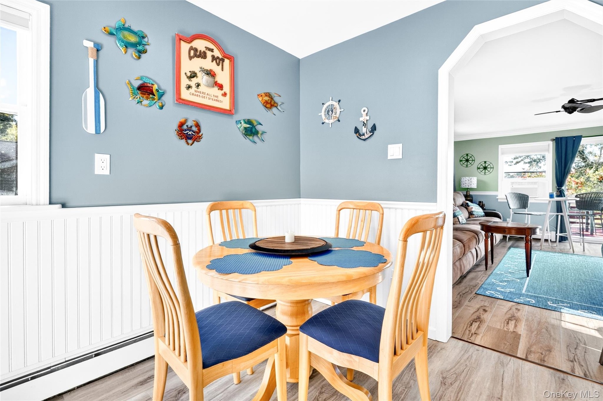 Eat-in kitchen