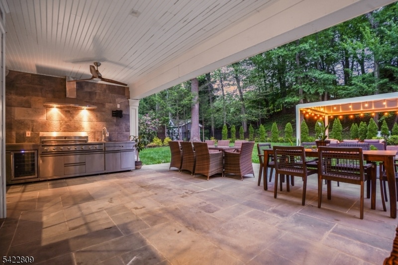 Outdoor kitchen