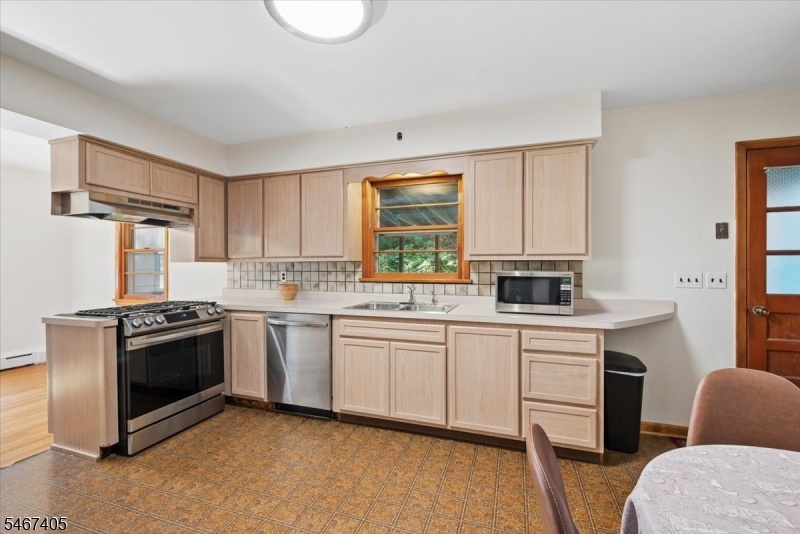 Eat in Kitchen