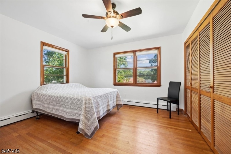 Master Bedroom - double closet