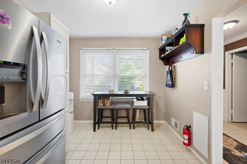 eat in kitchen