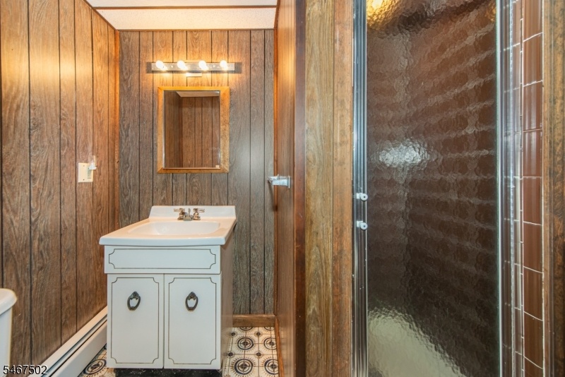 en-suite bedroom