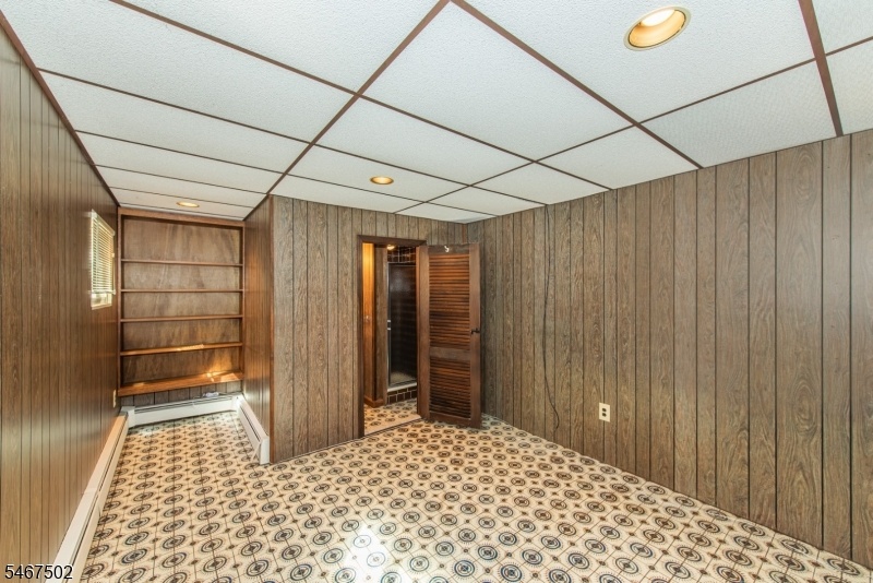 en-suite bedroom