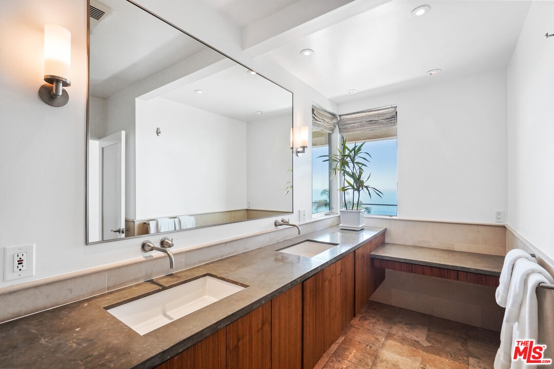 Double sink