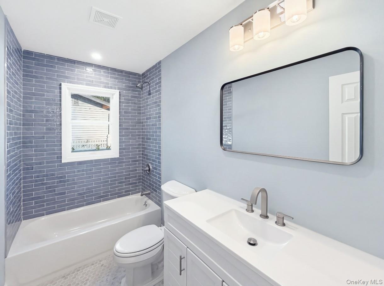 Full Bathroom designed for beauty and comfort