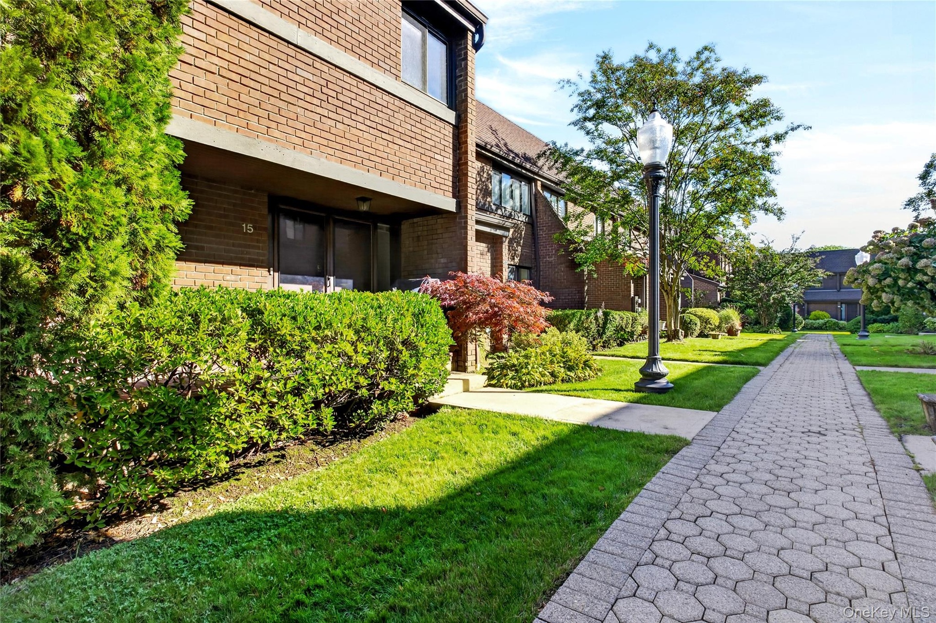 15 Fox Ridge in Acorn Ponds