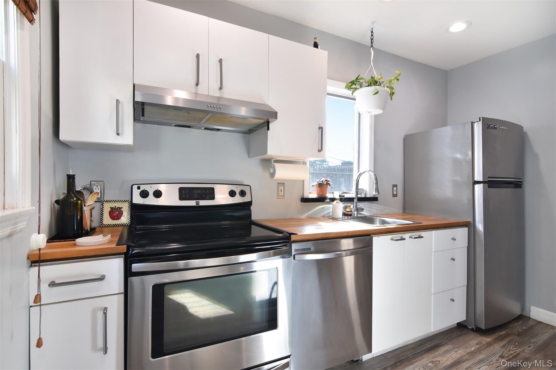Kitchen featuring SS Appliances