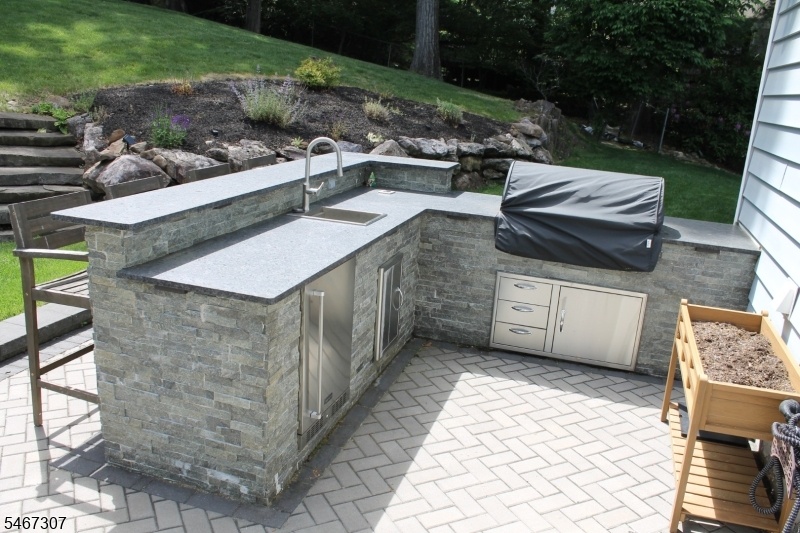 Outdoor Kitchen Bar