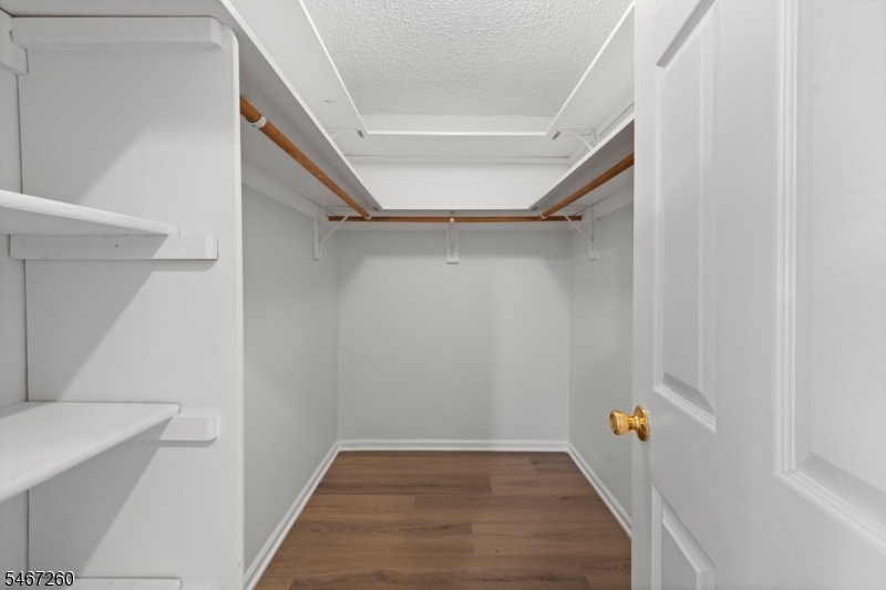 Walk-in closet