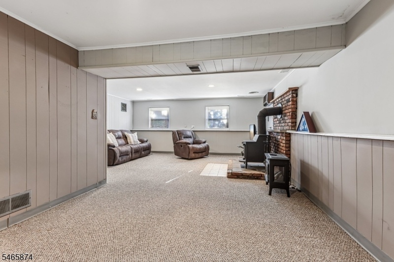 ADDITIONAL VIEW OF FAMILY ROOM