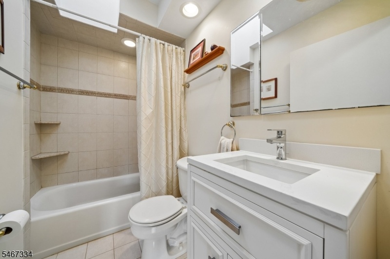 1st Floor Bathroom